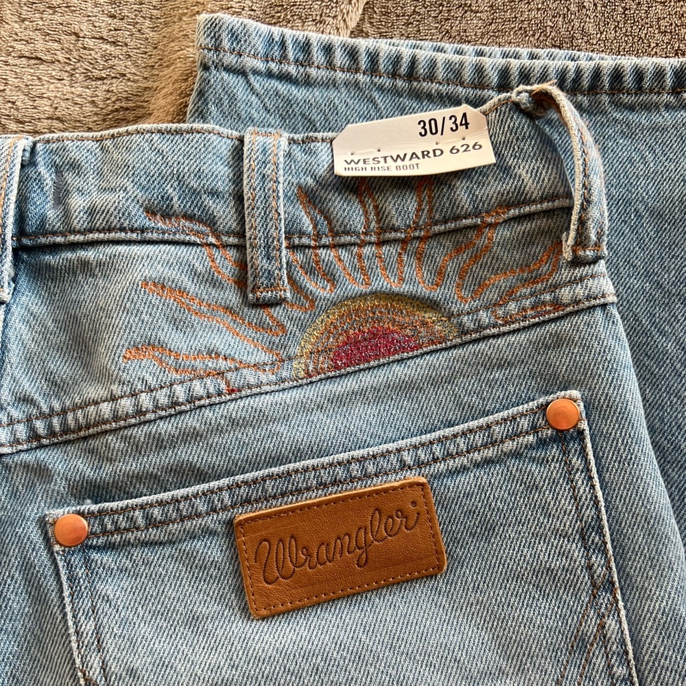 Wrangler 626 Westward Bootcut Jeans - Rare Sun Embroidery